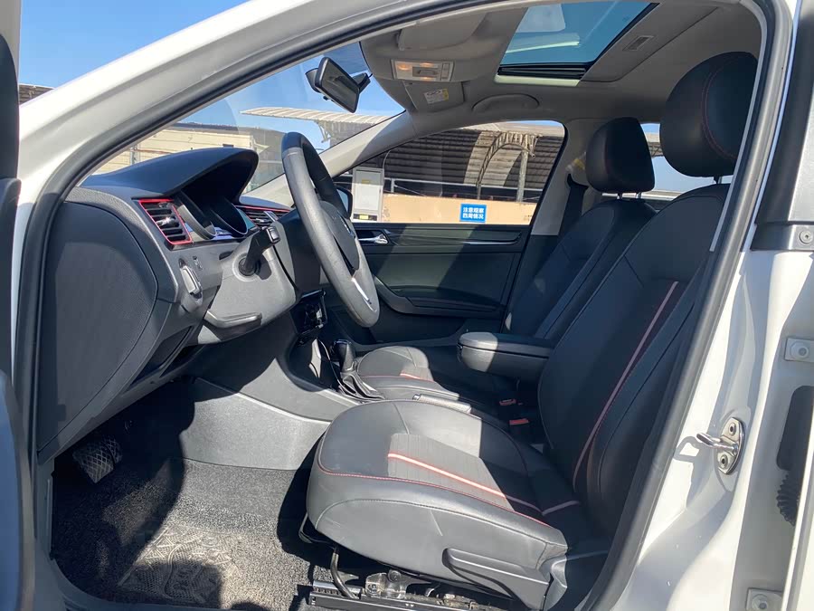 Skoda Rapid Spaceback 2020 immagine di auto #10