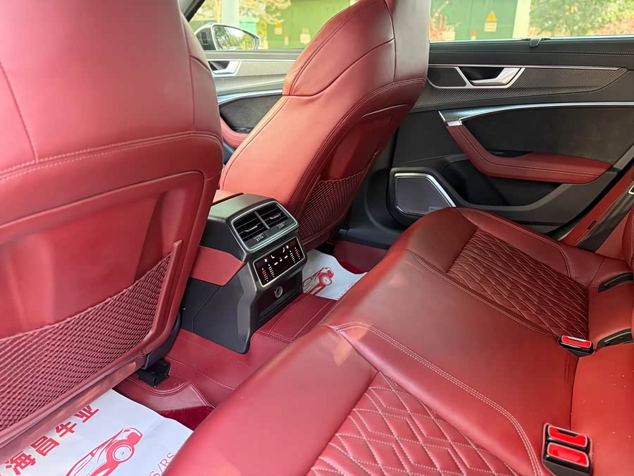 Audi S6 2021 car image #10