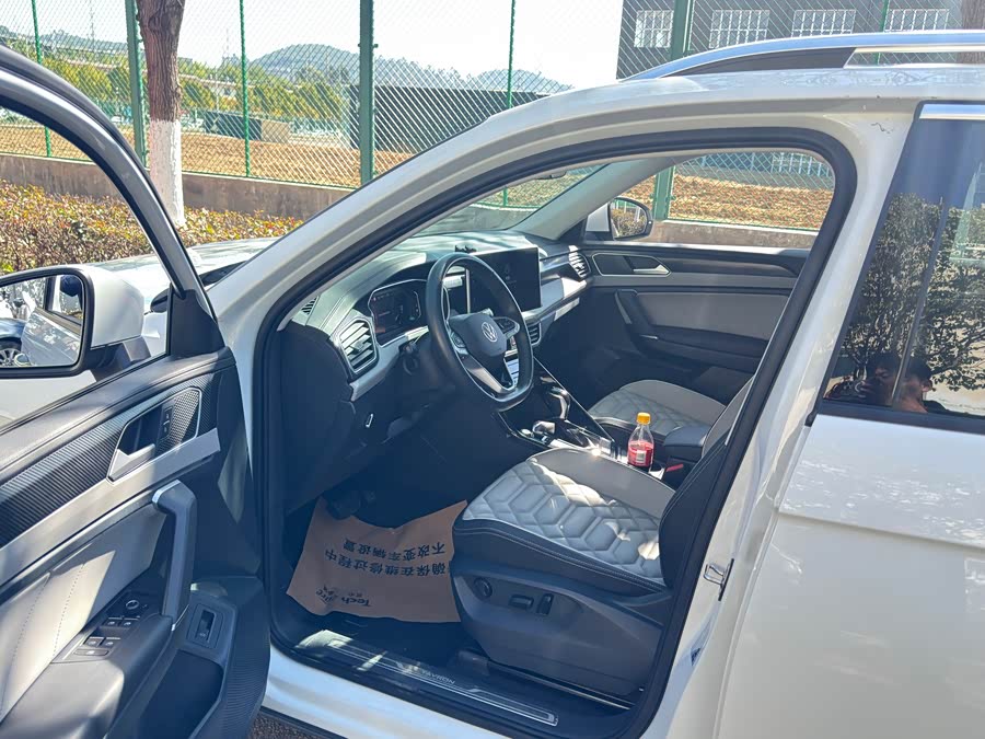 Volkswagen Tayron 2023 immagine di auto #10