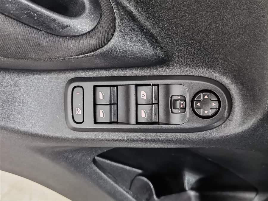 Peugeot 301 2016 صورة سيارة #10