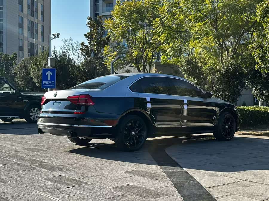Volkswagen Passat 2017 car image #10