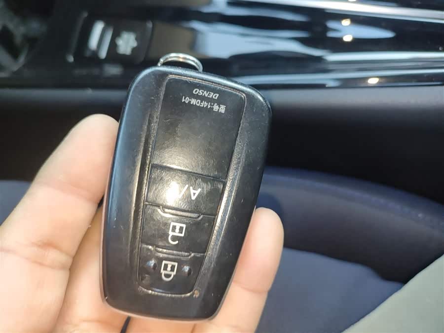 Toyota C-HR EV 2021 immagine di auto #10