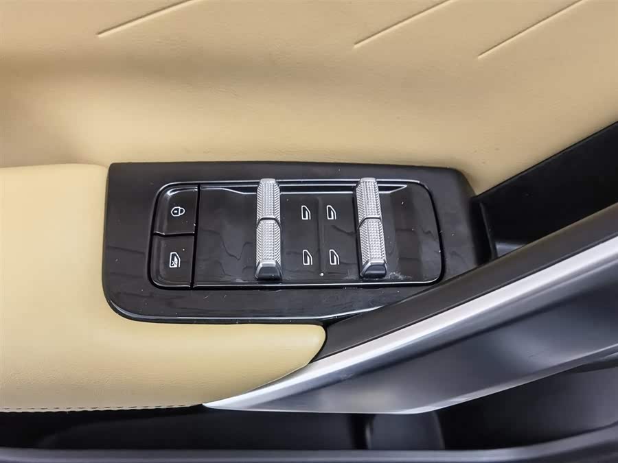 GEELY Boyue L 2024 car image #10