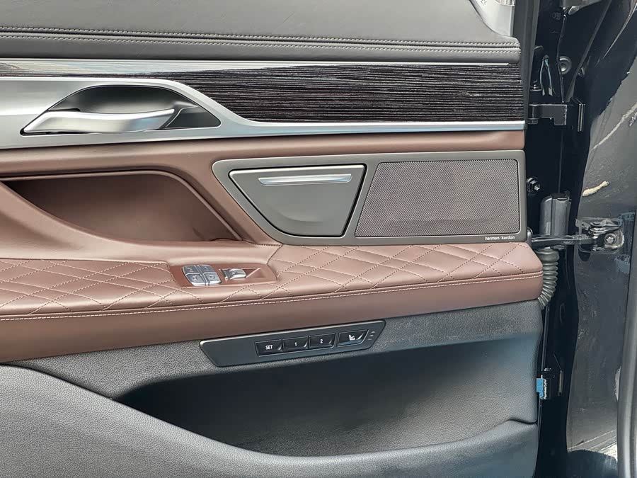 BMW 7 Series 2022 #10 BMW 7 Series 2022 car image #10