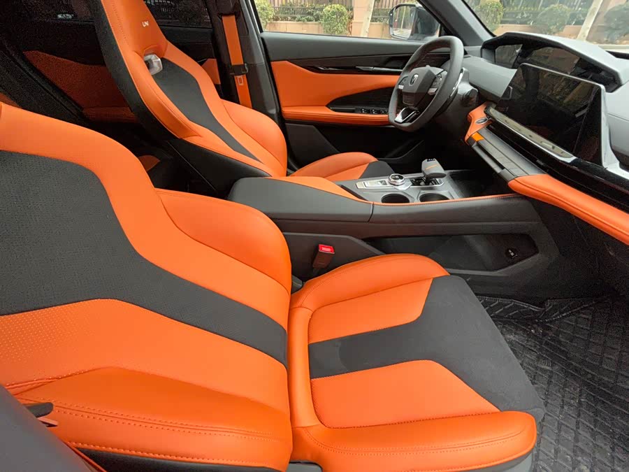 Changan UNI-V 2023 car image #10