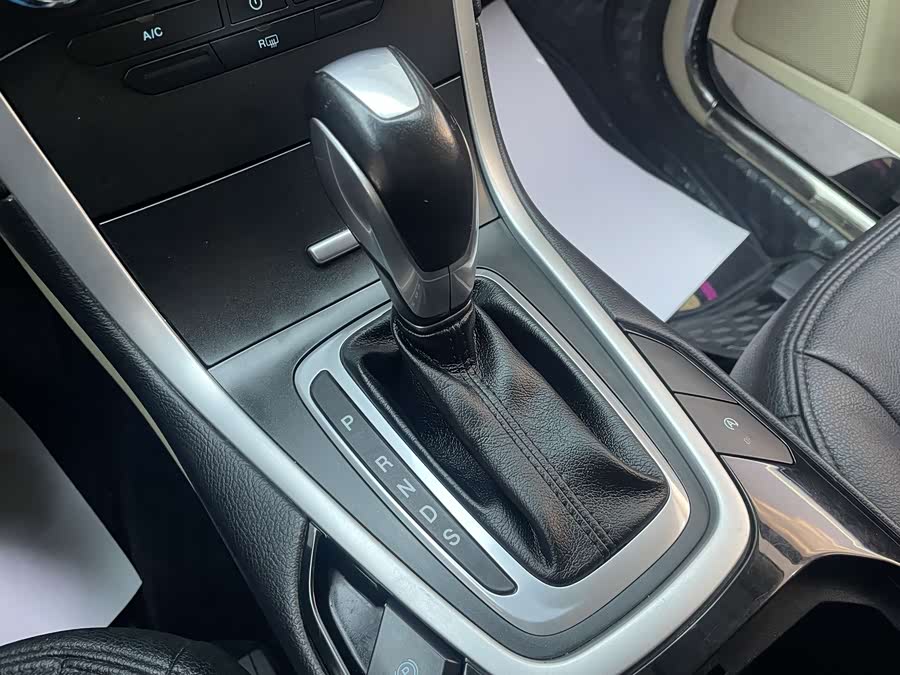 Ford Edge 2018 car image #10