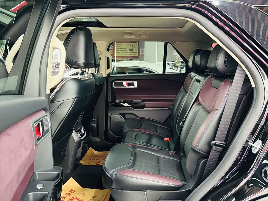 Ford Explorer 2024 car image #10