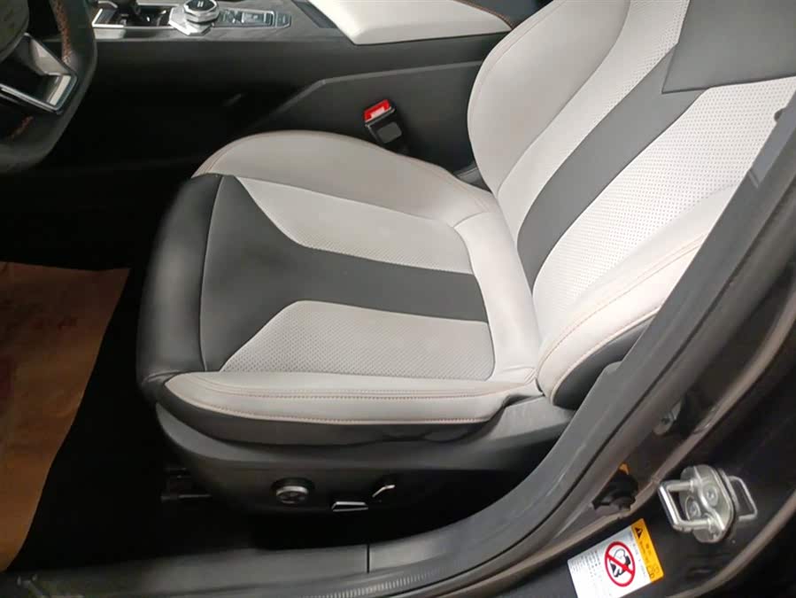 Changan UNI-V iDD 2024 car image #10