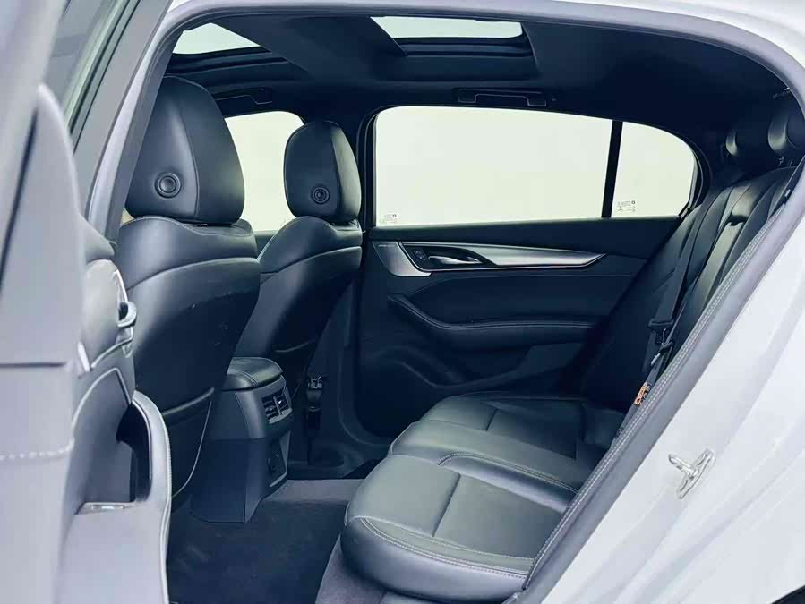 2021 car image #10