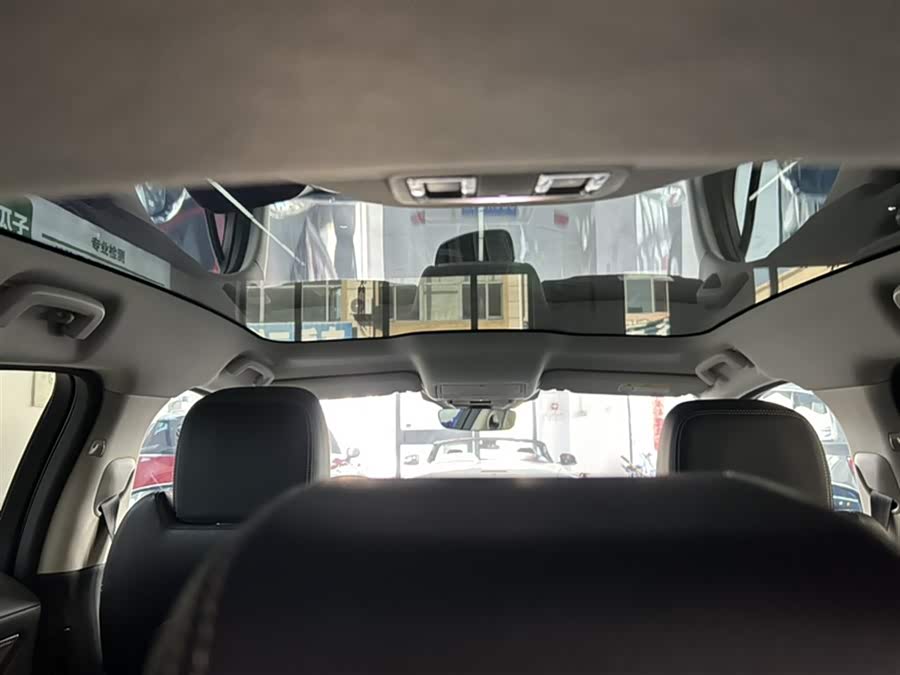 2019 car image #10