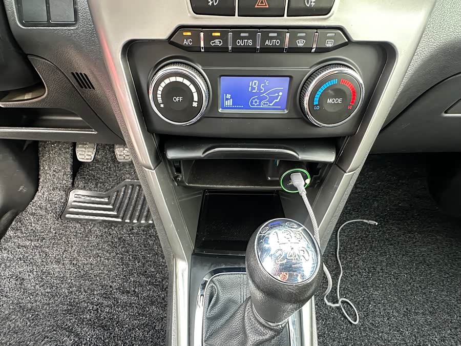 奇瑞 瑞虎3 2014 汽车图片 #10