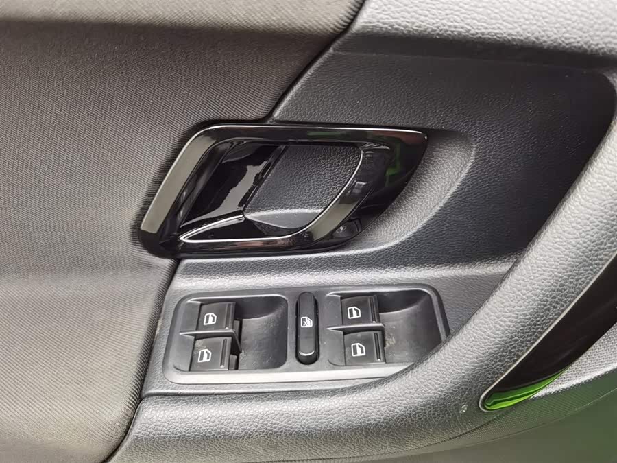 Skoda Fabia 2014 изображение автомобиля #10