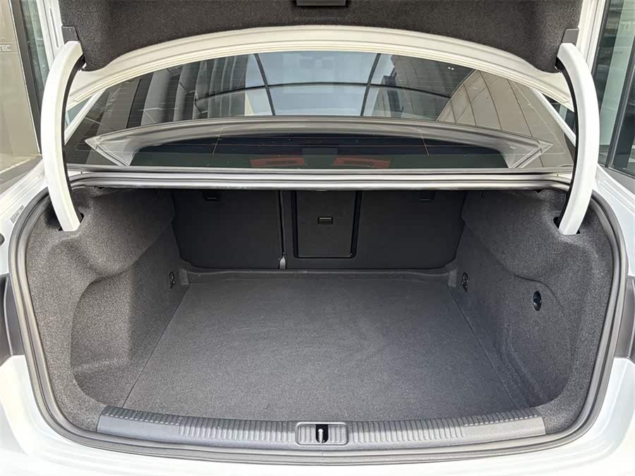 Audi A3 2019 car image #10