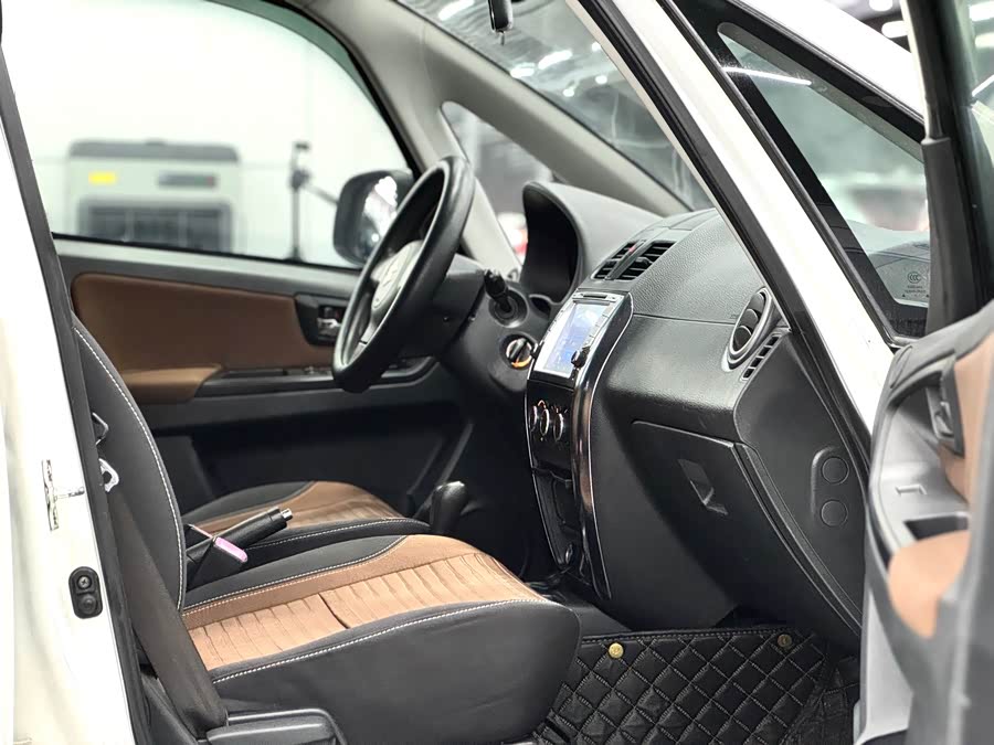 铃木 天语 SX4 2015 汽车图片 #10