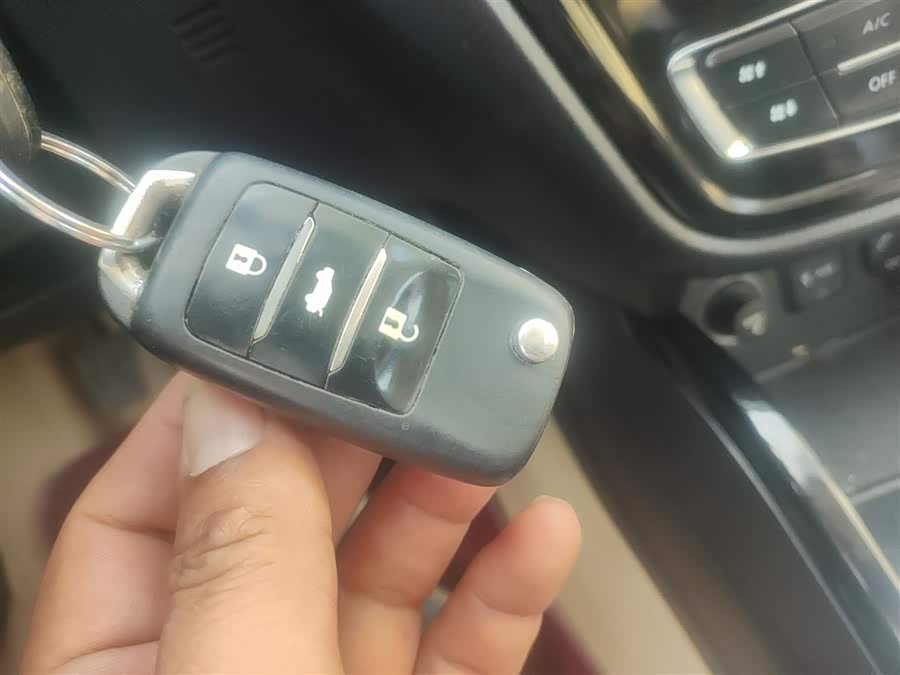 Changan Alsvin V7 2015 car image #10