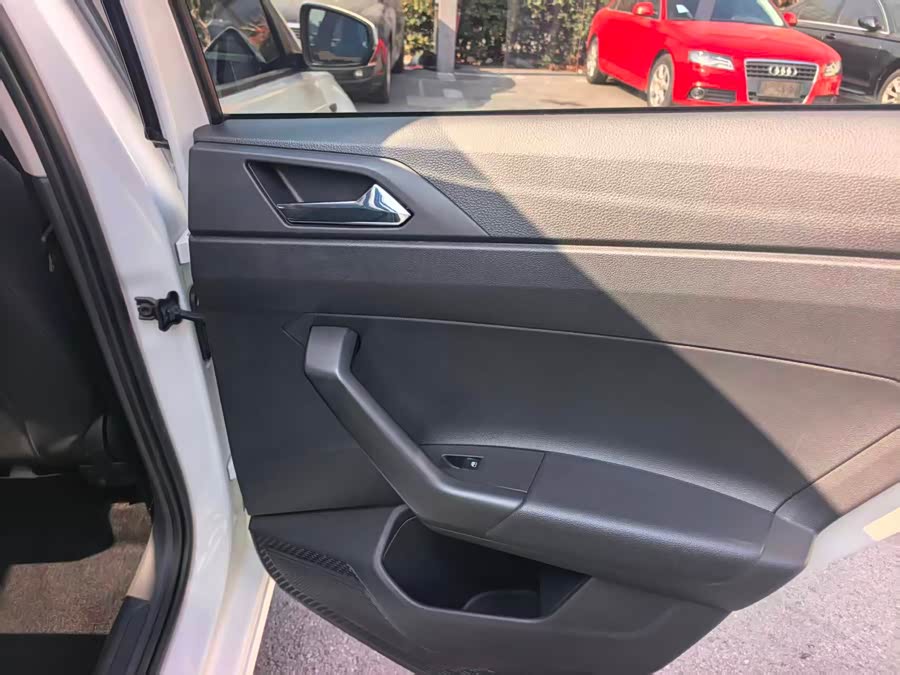 Volkswagen Polo 2020 car image #10