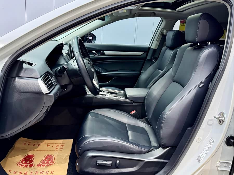 Honda Accord 2019 car image #10