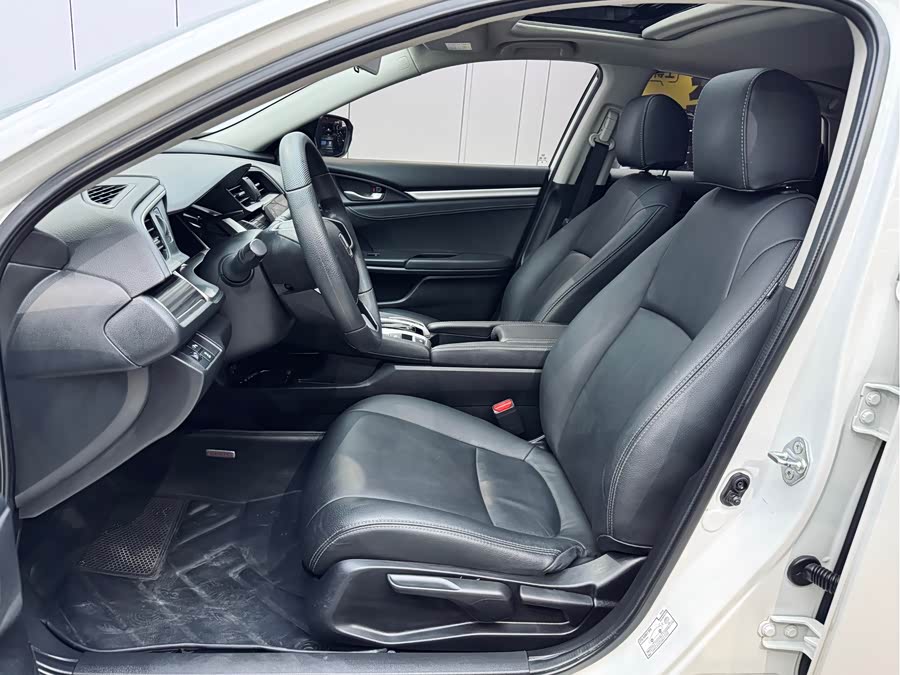 Honda Civic 2020 car image #10