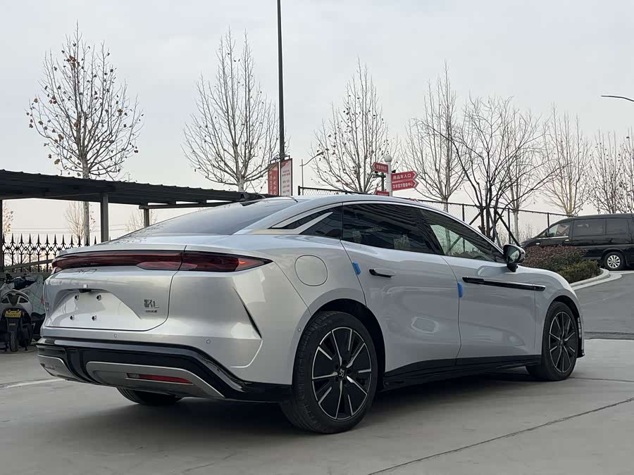 BYD HanL 2025 صورة سيارة #10