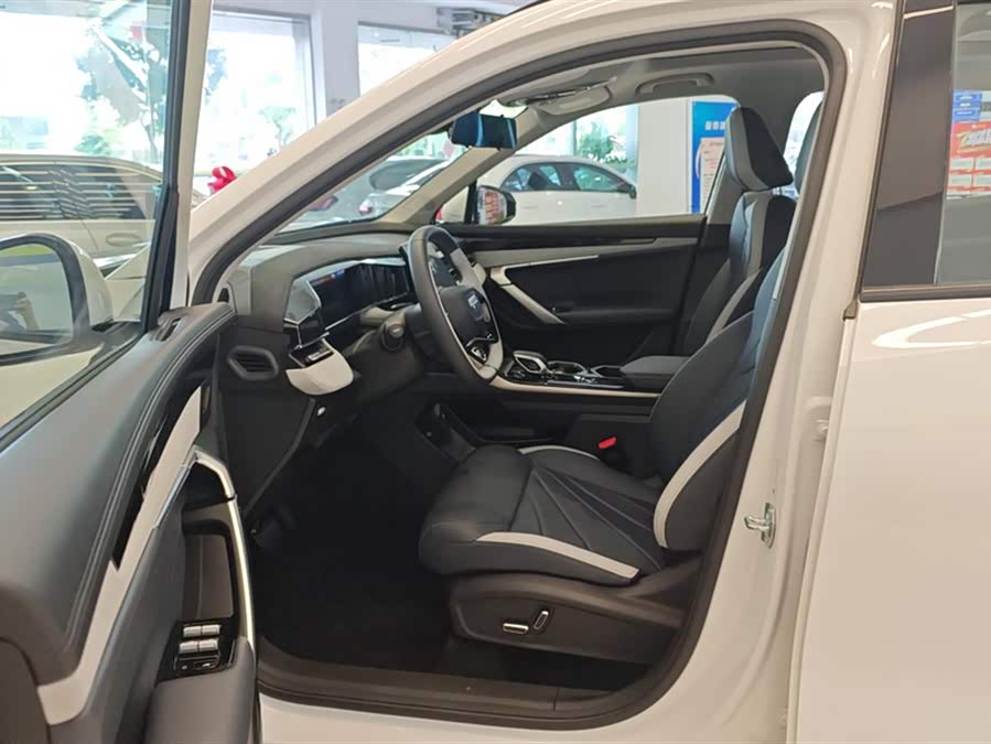 GEELY Boyue L 2023 car image #10