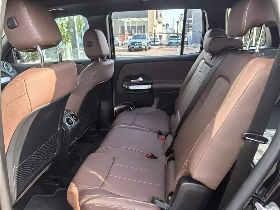 Mercedes-Benz GLB Class 2025 immagine di auto #10