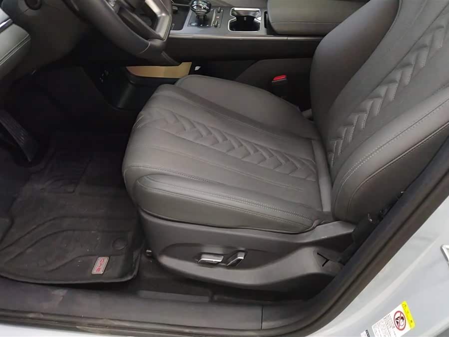 BYD SongL DM-i 2025 car image #10