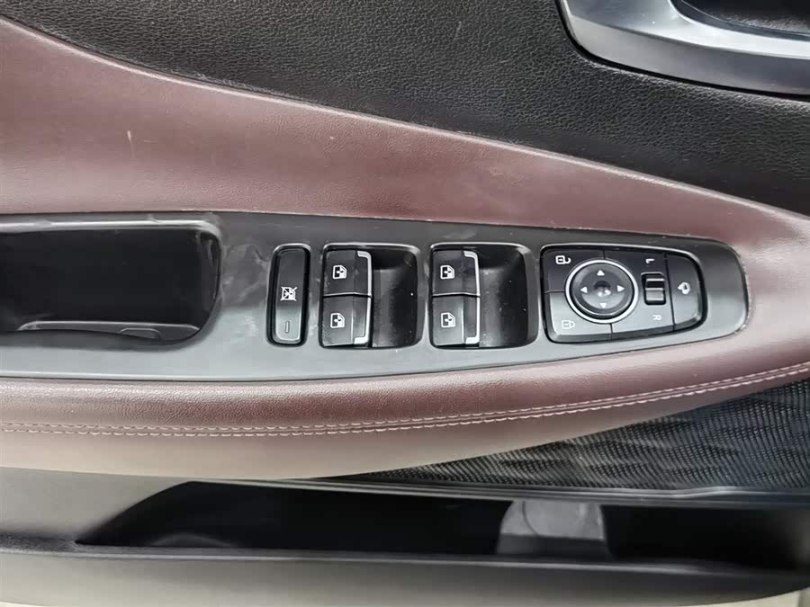 Hyundai Santa Fe 2021 car image #10