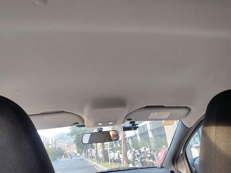 BYD e1 2019 car image #10