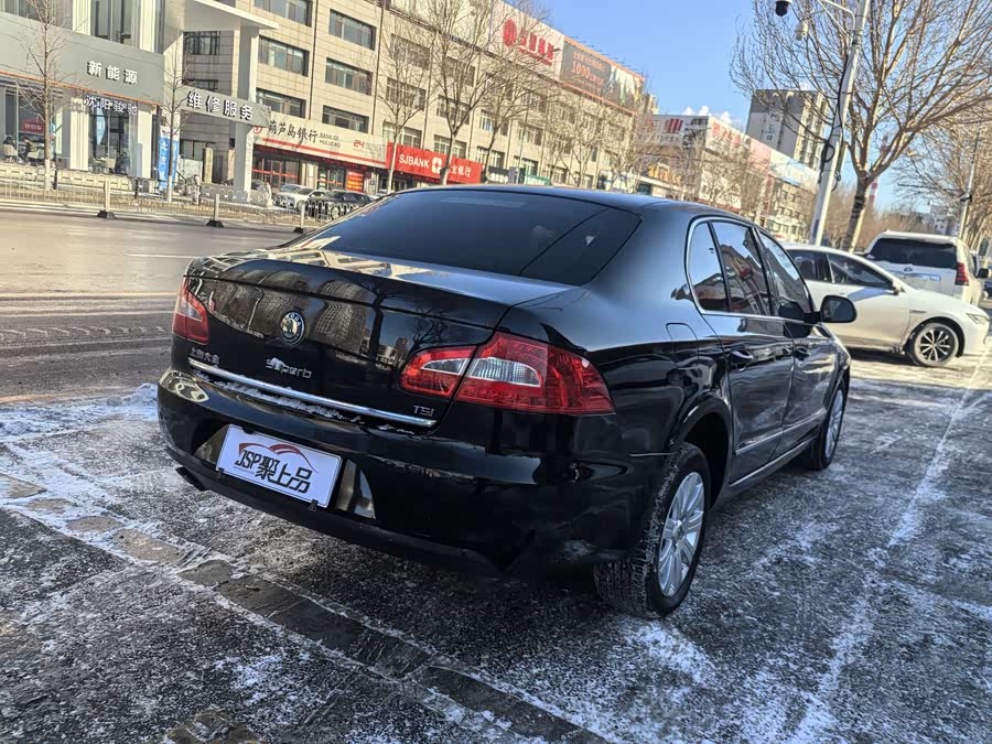 Skoda Superb 2013 car image #10