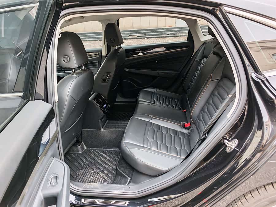 Volkswagen Passat 2019 #10 Volkswagen Passat 2019 car image #10