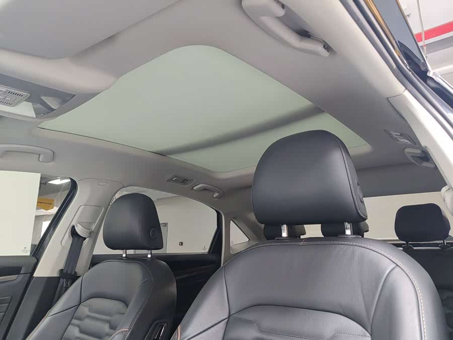 Volkswagen Passat 2019 car image #10