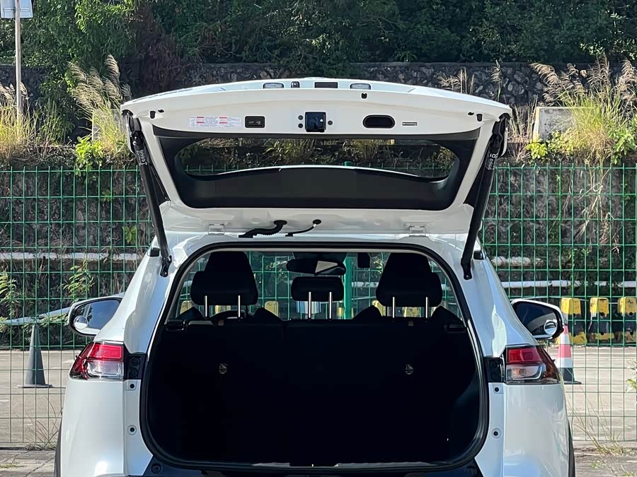 Toyota Frontlander 2023 car image #10