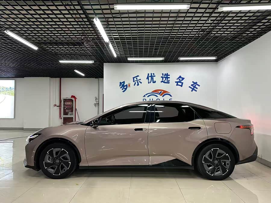 Toyota bZ3 2023 immagine di auto #10