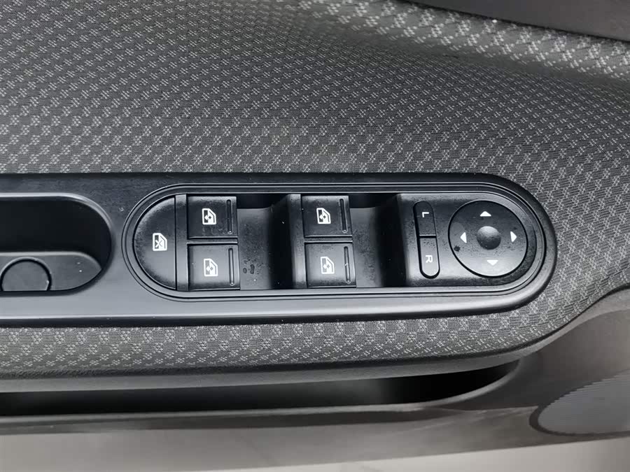 MG 3 2011 car image #10