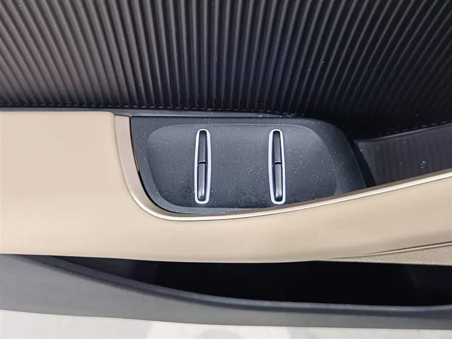 NIO ET5 2023 car image #10