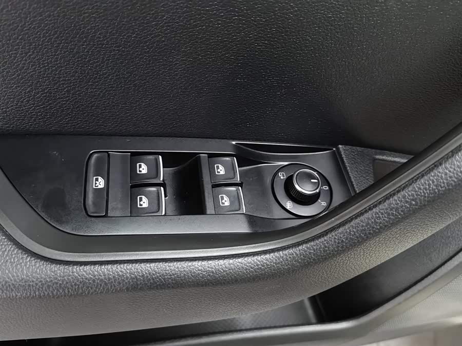 Skoda Superb 2016 car image #10