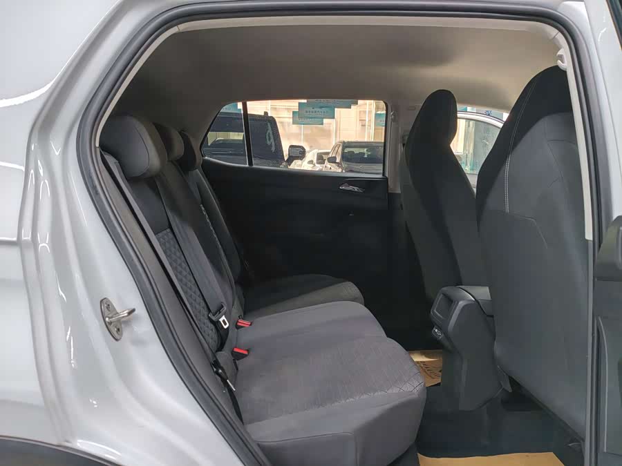 Volkswagen T-Cross 2023 car image #10