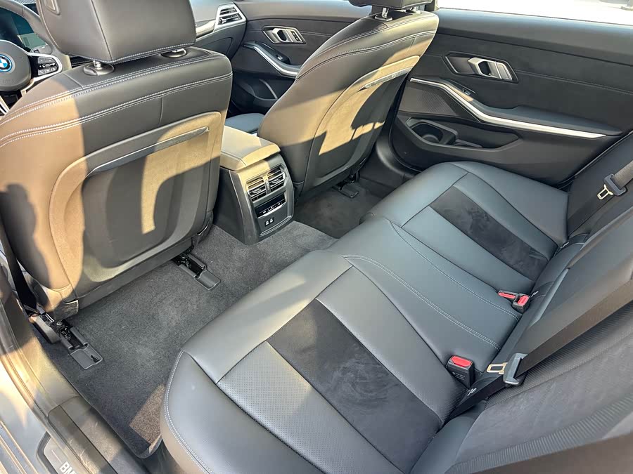 BMW i3 #10 BMW i3 car image #10