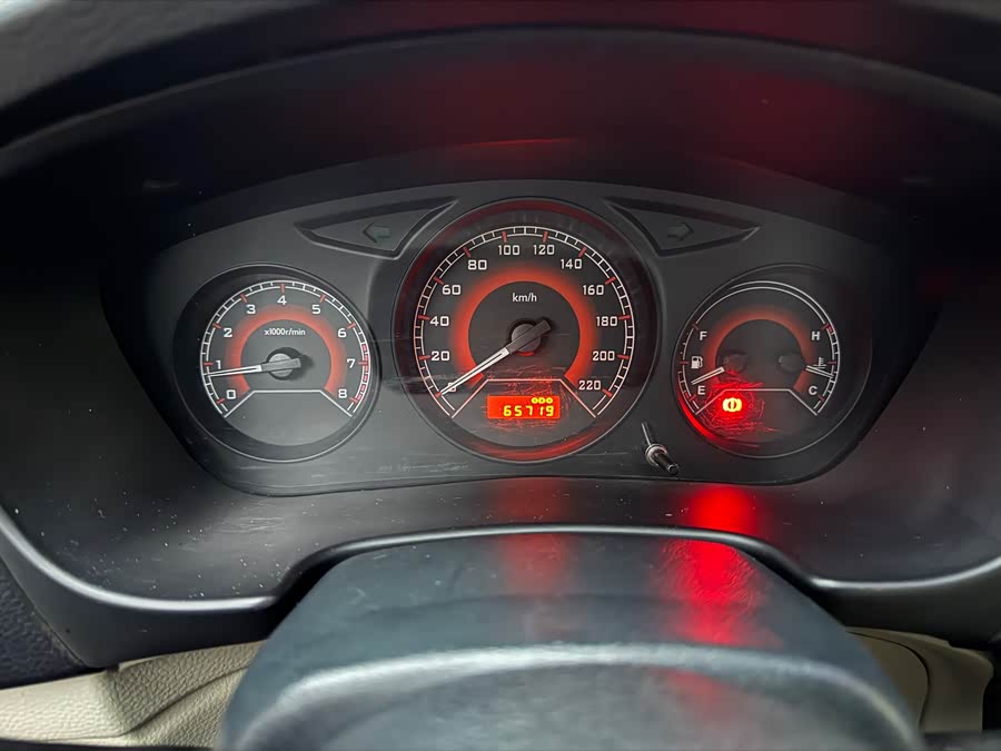 Soueast V3 Lingyue 2014 car image #10