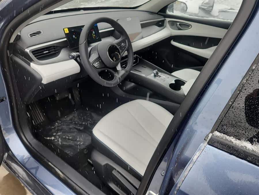 BYD Seal 05 DM-i 2025 car image #10