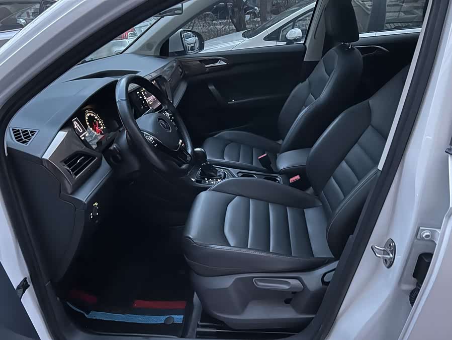 Volkswagen Tharu 2021 immagine di auto #10