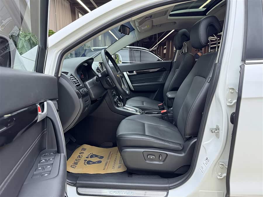 Chevrolet Captiva 2017 car image #10