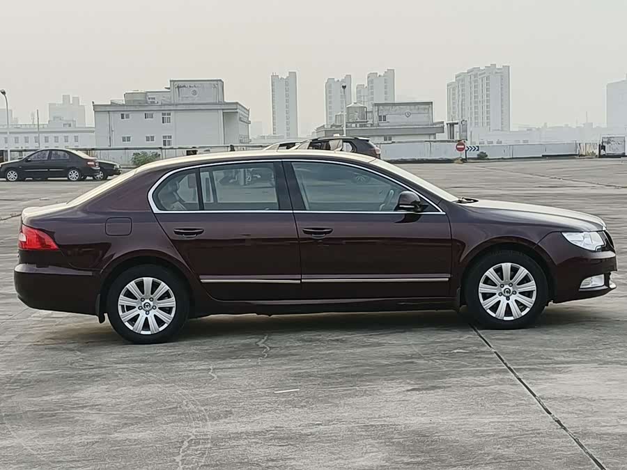 Skoda Superb 2012 imagen de coche #10