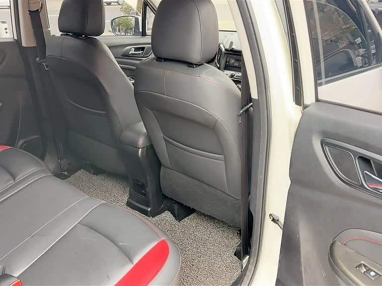 Changan CS15 2016 car image #10