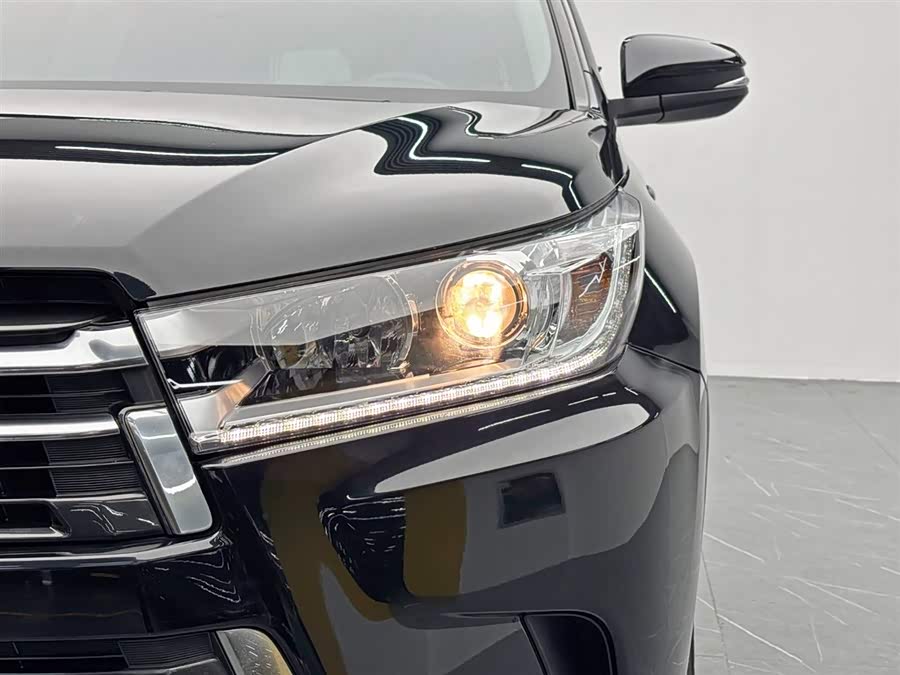 Toyota Highlander 2018 car image #10
