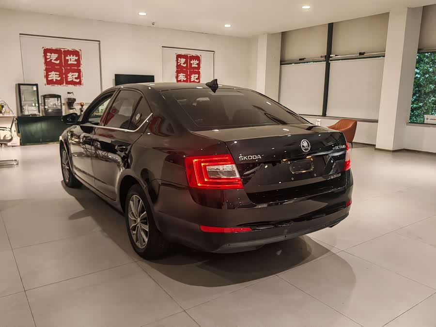 Skoda Octavia 2016 car image #10