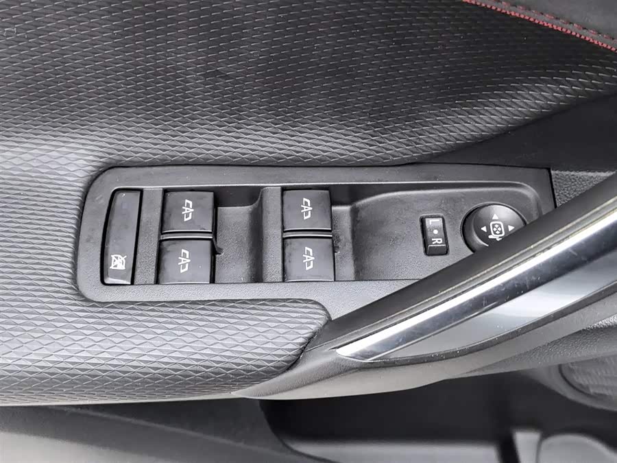 Chevrolet Tracker 2022 #10 Chevrolet Tracker 2022 car image #10