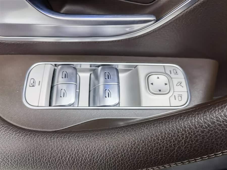 Mercedes-Benz GLE Class New Energy 2021 car image #10