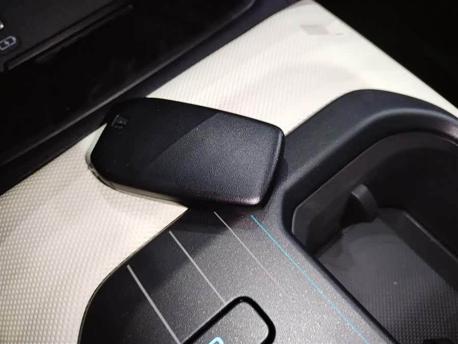 Toyota bZ5 2025 #10 Toyota bZ5 2025 immagine di auto #10