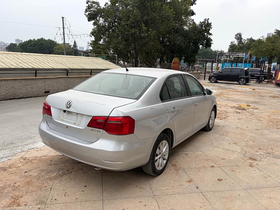 Volkswagen Jetta 2013 immagine di auto #10